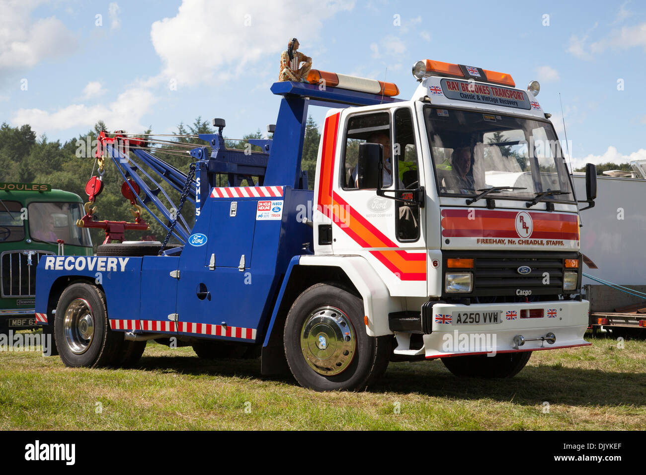 Una Ford Cargo carrello di recupero. Foto Stock