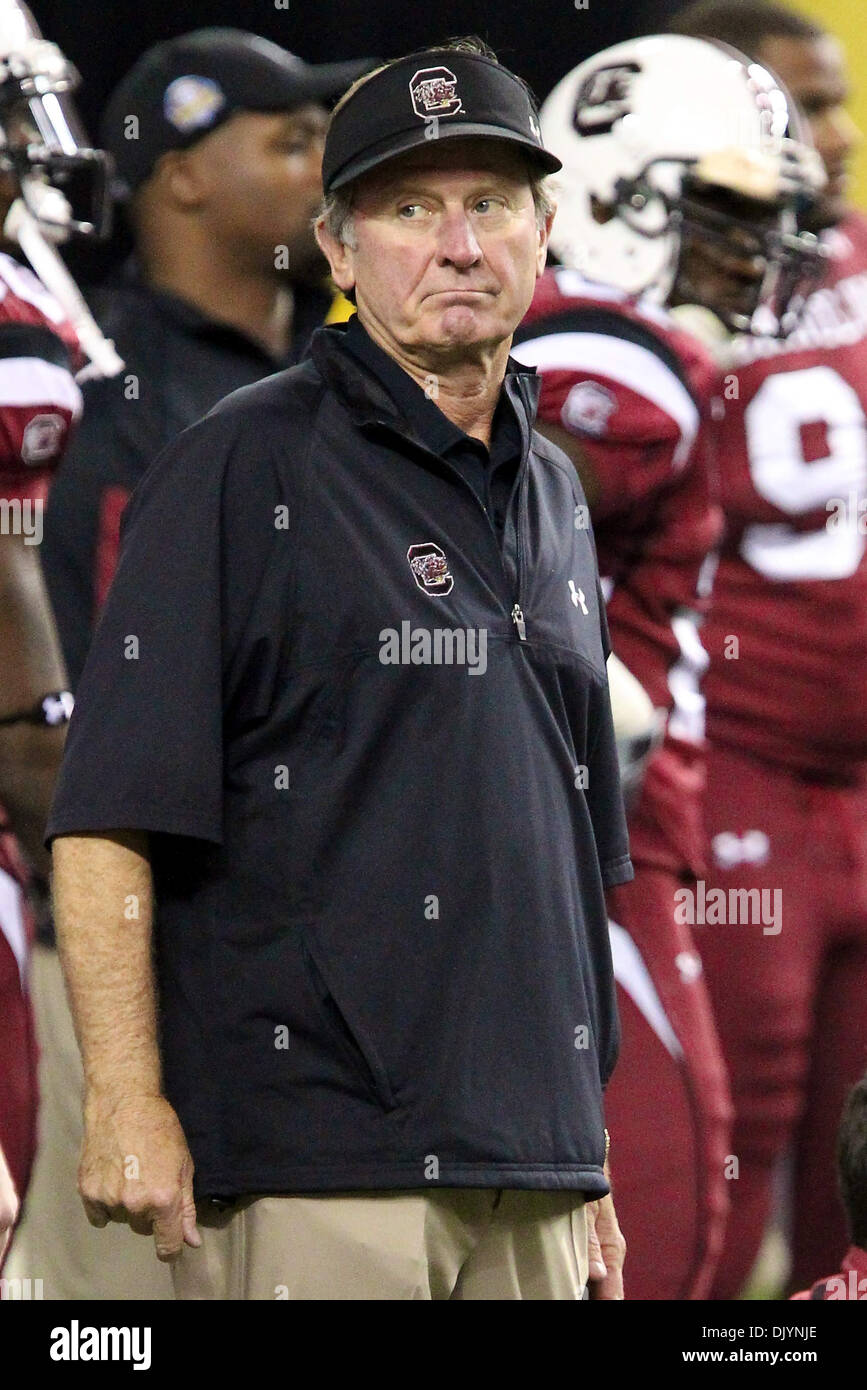 Il 4 dicembre, 2010 - Atlanta, Georgia, Stati Uniti d'America - Steve Spurrier appena prima del calcio di inizio per il SEC campionato. La Auburn Tigers sarebbe andare a vincere 56-17. (Credito Immagine: © Jim Dedmon/Southcreek globale/ZUMAPRESS.com) Foto Stock