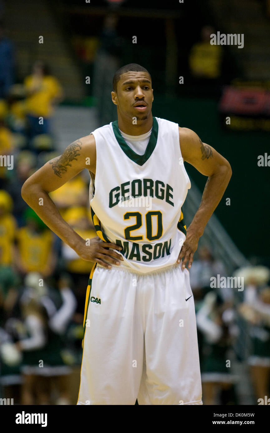 Gen 3, 2011 - Fairfax, Virginia, Stati Uniti d'America - George Mason in avanti lungo la camma (20) durante la partita contro contro la University of Delaware al centro Patriot Fairfax, Virginia. George Mason sconfitto Delaware 75-66. (Credito Immagine: © Charles Barner/Southcreek globale/ZUMAPRESS.com) Foto Stock