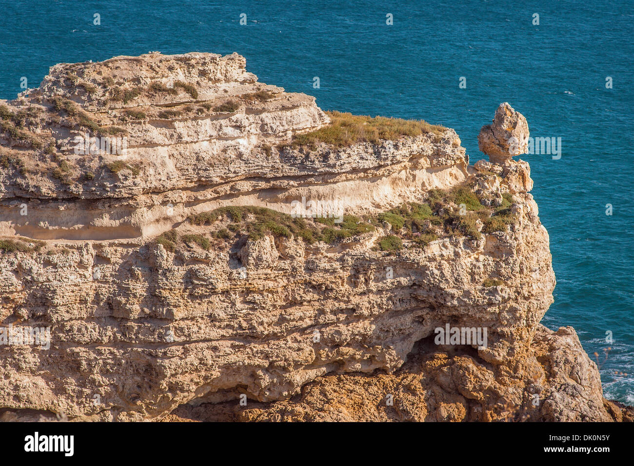 Mare costiero rocce bella vista resort paesaggio in Tarhankut, Crimea, Ucraina Foto Stock
