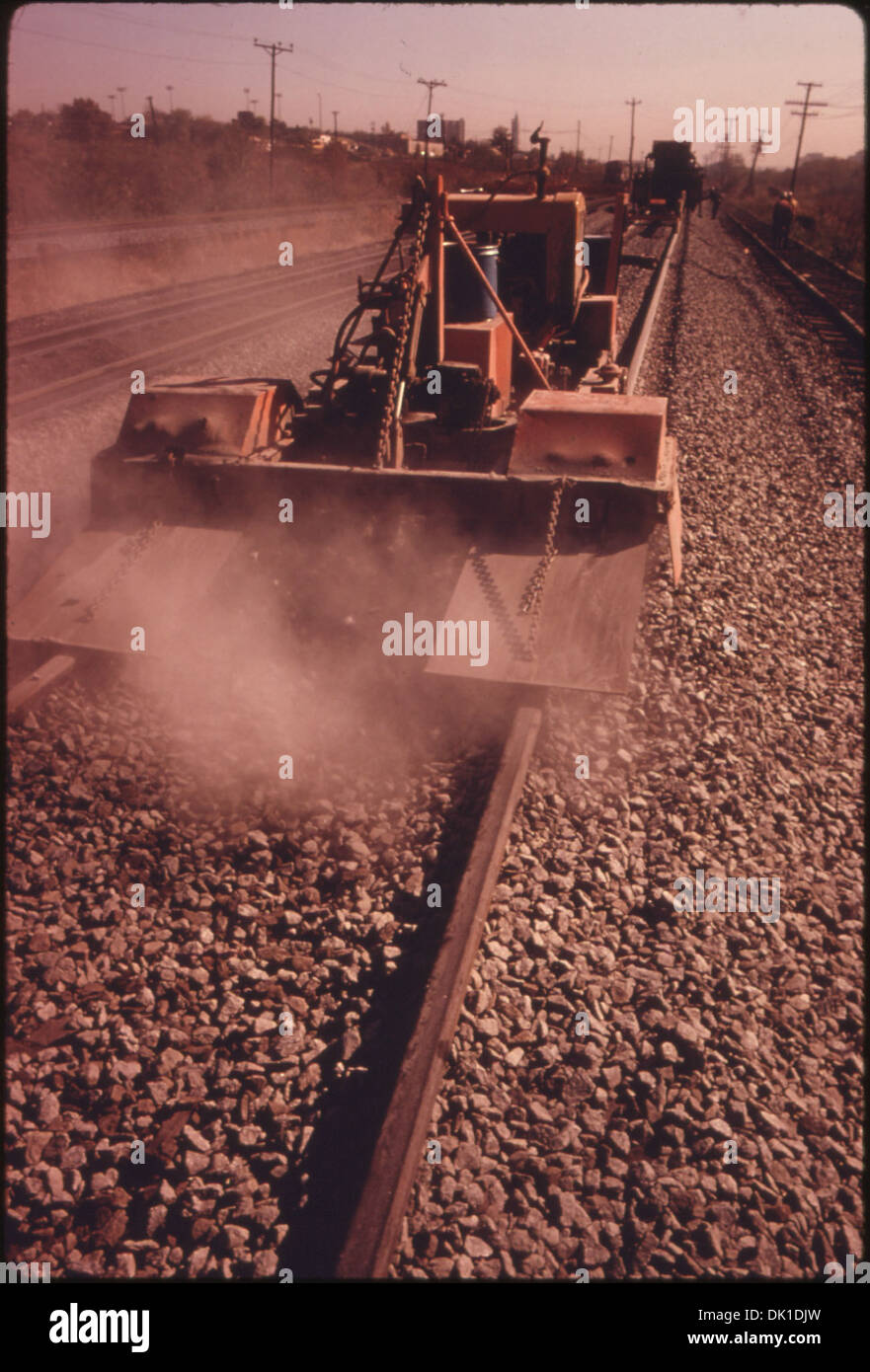 Stazione ferroviaria meridionale a macchinari, utilizzato per migliorare la massicciata. Nel 1974 l'azienda ha speso 18,6 percento del suo... 556891 Foto Stock