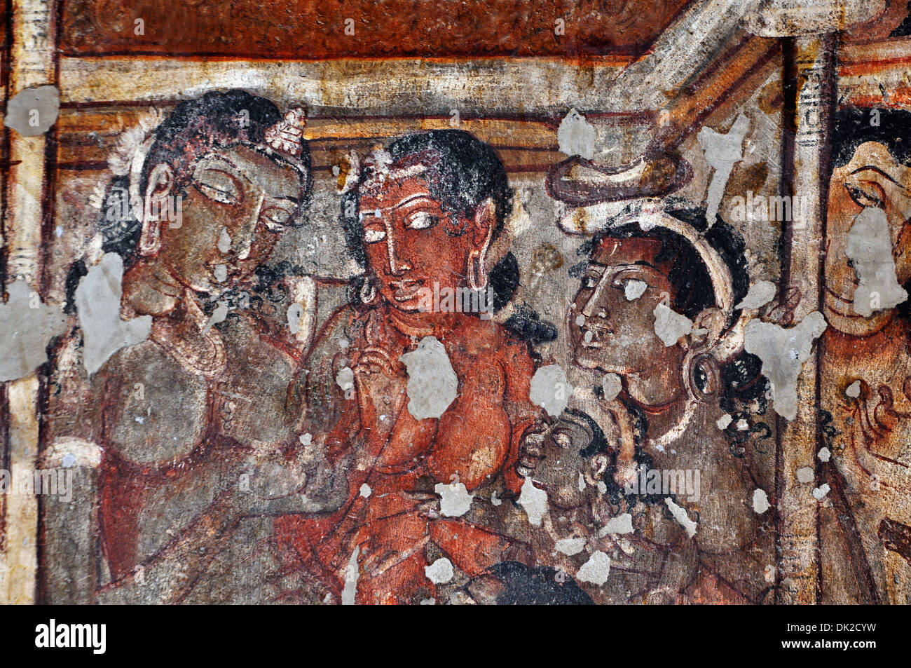 Grotta 2: Interni: Pittura delle figure femminili. Grotte di Ajanta, Aurangabad, Maharashtra, India Foto Stock