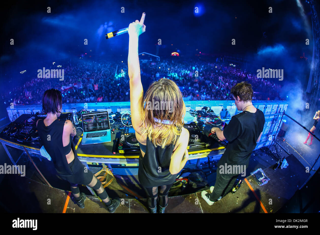 Krewella performing live at Ultra Music Festival in Europa Foto Stock