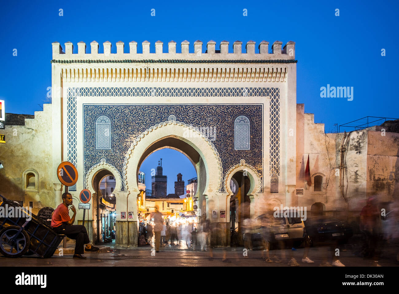 Bab Boujloud, la porta principale per la vecchia medina di Fes Foto Stock