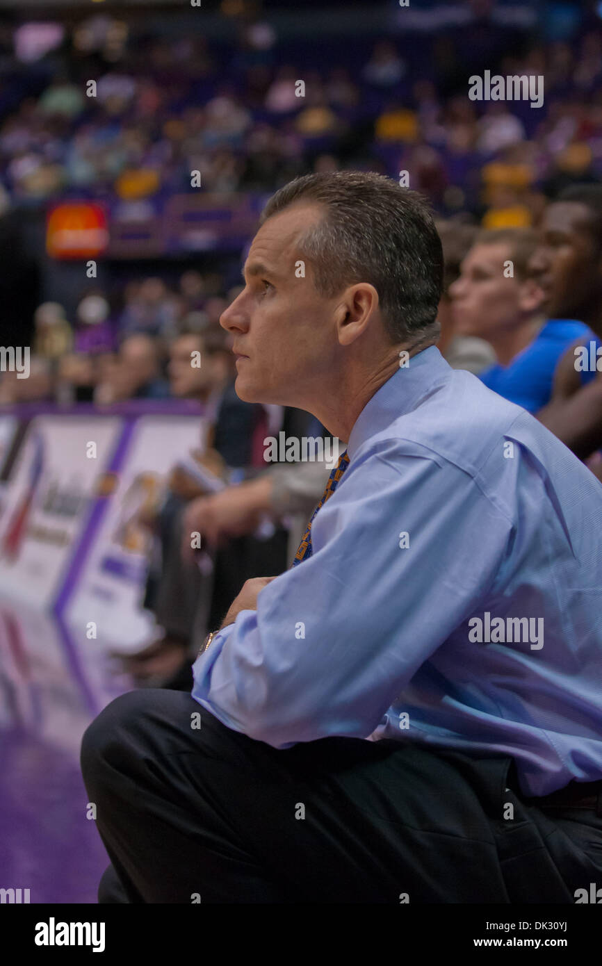 Febbraio 20, 2011 - Baton Rouge, Louisiana, Stati Uniti d'America - Florida Gator Head Coach Billy Donovan guarda su come la sua sconfitta Gator LSU 68-61. (Credito Immagine: © Giuseppe Bellamy/Southcreek globale/ZUMAPRESS.com) Foto Stock