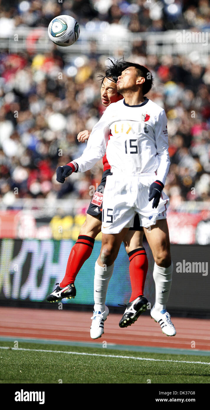 Febbraio 26, 2011 - Yokohama, Giappone - TAKESHI AOKI di Kashima palchi in azione durante la Fuji Xerox SUPER CUP 2011 di Nissan Stadium di Yokohama, Giappone. Nagoya Grampus sconfitto Kashima palchi da 1-1(PK3-1) (credito Immagine: © Shugo Takemi Jana/press/ZUMAPRESS.com) Foto Stock