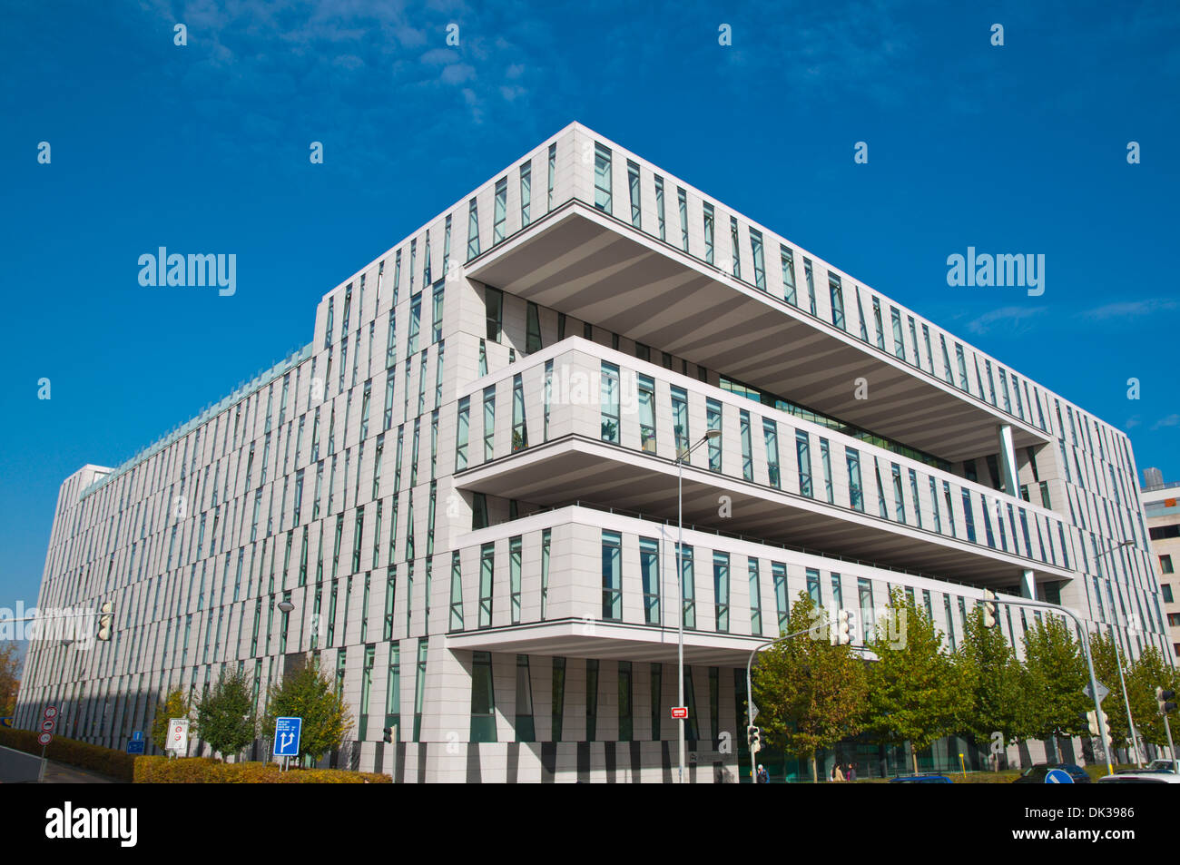 Amazon Corte ufficio edificio (2008) Rohansky Ostrov isola Karlin quartiere Praga Repubblica Ceca Europa Foto Stock