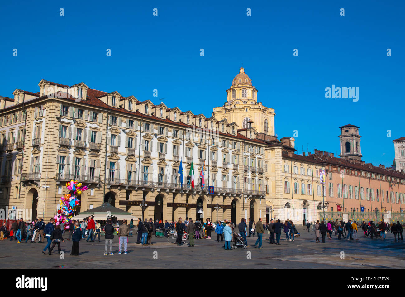 Piazza Castello il castello piazza centrale della città di Torino Piemonte Italia del nord Europa Foto Stock