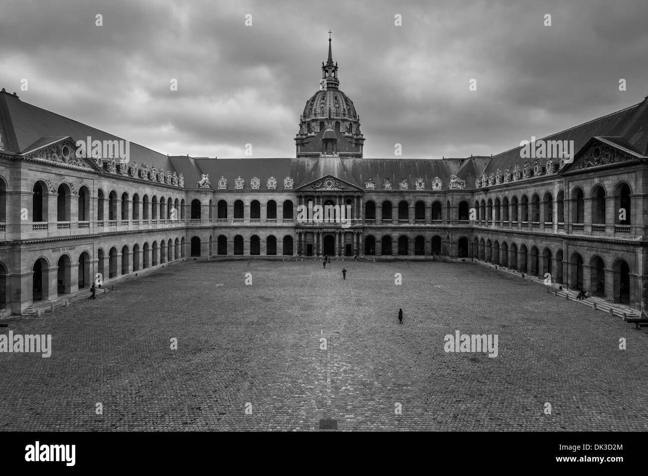 In bianco e nero a Les Invalides interno vista simmetrici Foto Stock