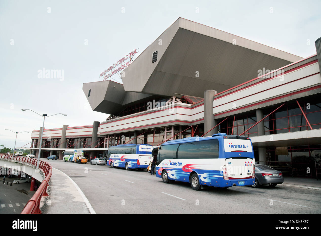 Havana Cuba, l'esterno dell'aeroporto internazionale Jose Marti, Cuba, Caraibi; architettura moderna Cuba; Foto Stock