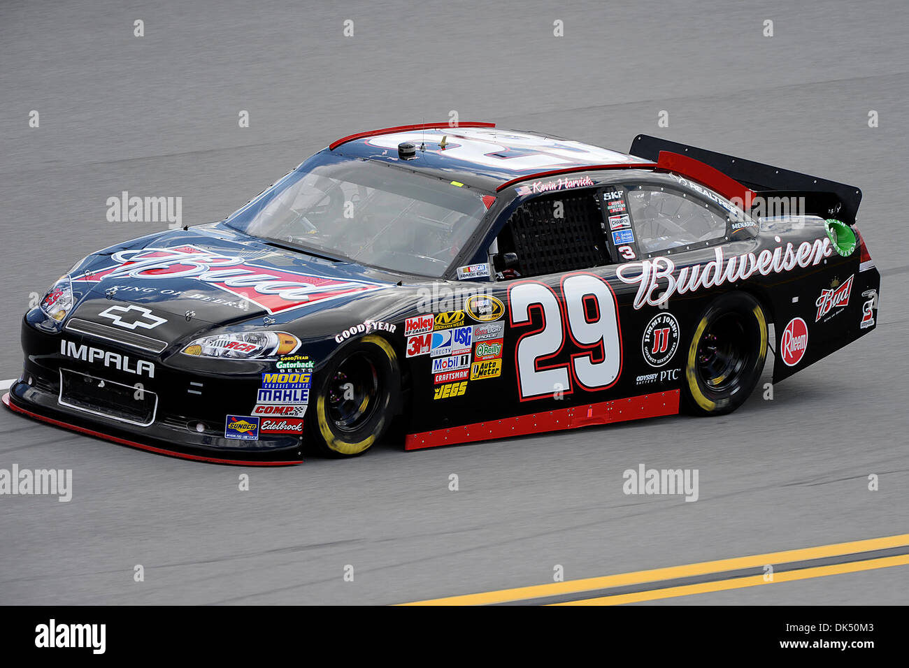 Apr. 16, 2011 - Talladega, Alabama, Stati Uniti - Kevin Harvick driver della Richard Childress Racing Chevrolet (29ÃŠ) qualificate per il AaronÃ•S 499 a Talladega Superspeedway di Talladega Alabama. (Credito Immagine: © Marty Bingham Southcreek/Global/ZUMAPRESS.com) Foto Stock