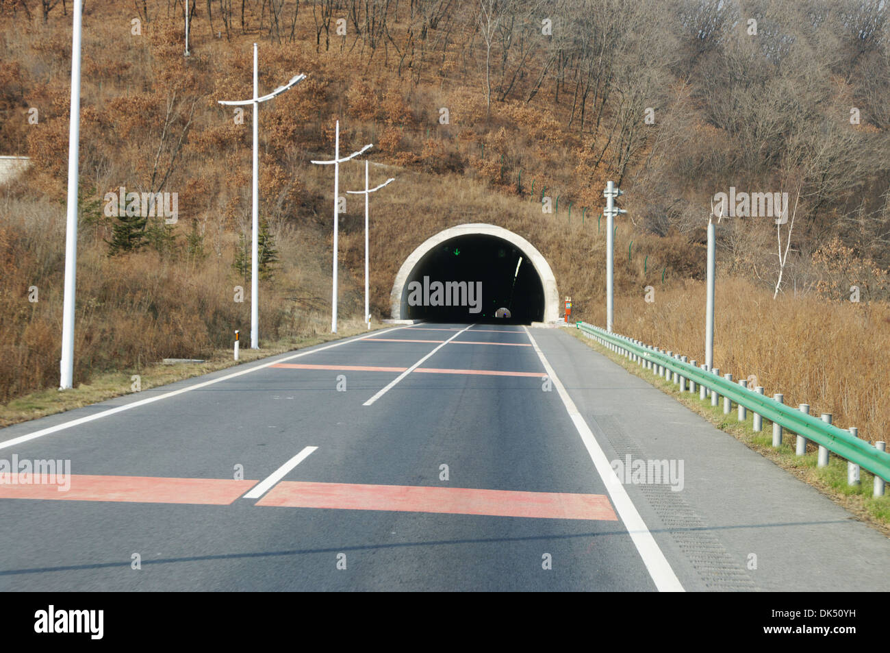 Tunnel automatico, su strada ad alta velocità Foto Stock