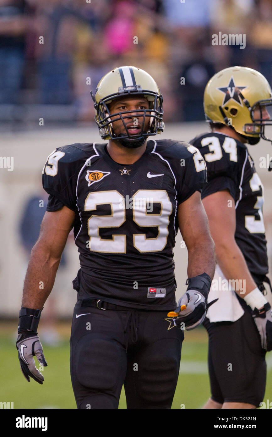 Apr. 17, 2011 - Nashville, Tennessee, Stati Uniti - Vanderbilt Commodore linebacker Tristan forte (29) presso lo stadio di Vanderbilt di Nashville, TN (credito Immagine: © Wagner/Southcreek globale/ZUMAPRESS.com) Foto Stock