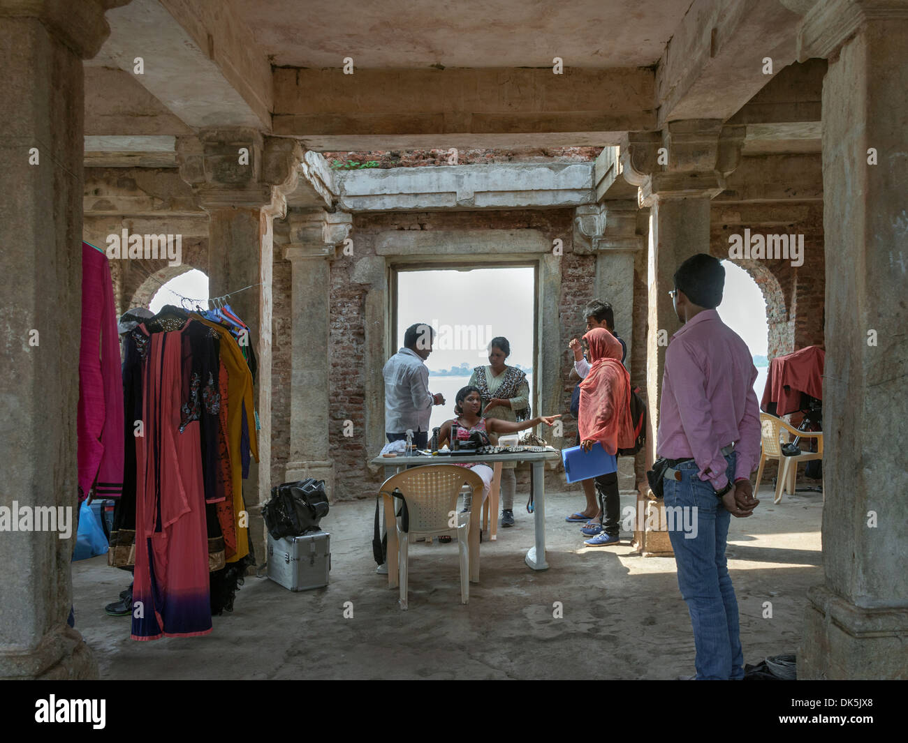 Set cinematografico, Kabutarkhana Pavilion, coste di Vada Talav, Champaner-Pavagadh Parco Archeologico, Stato Gujurat, India Foto Stock