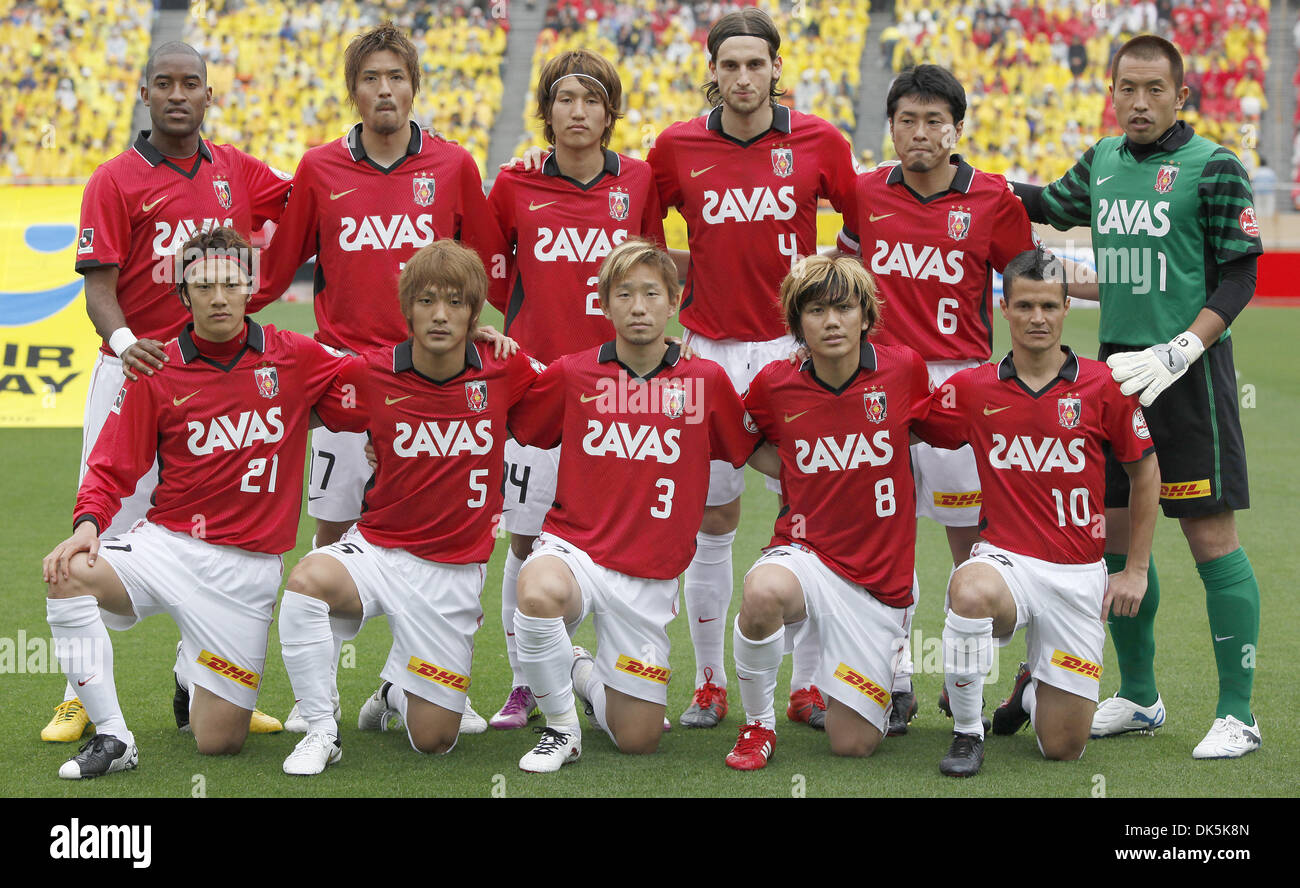 7 maggio 2011 - Tokyo, Giappone - i giocatori di Urawa Red Diamonds posa per fotografie durante la J.League Division 1 corrispondenza tra Kashiwa Reysol e Urawa Red Diamonds presso il National Stadium di Tokyo, Giappone. Kashiwa Reysol sconfitto Urawa Red diamanti da 3-1. (Credito Immagine: © Shugo Takemi Jana/press/ZUMAPRESS.com) Foto Stock