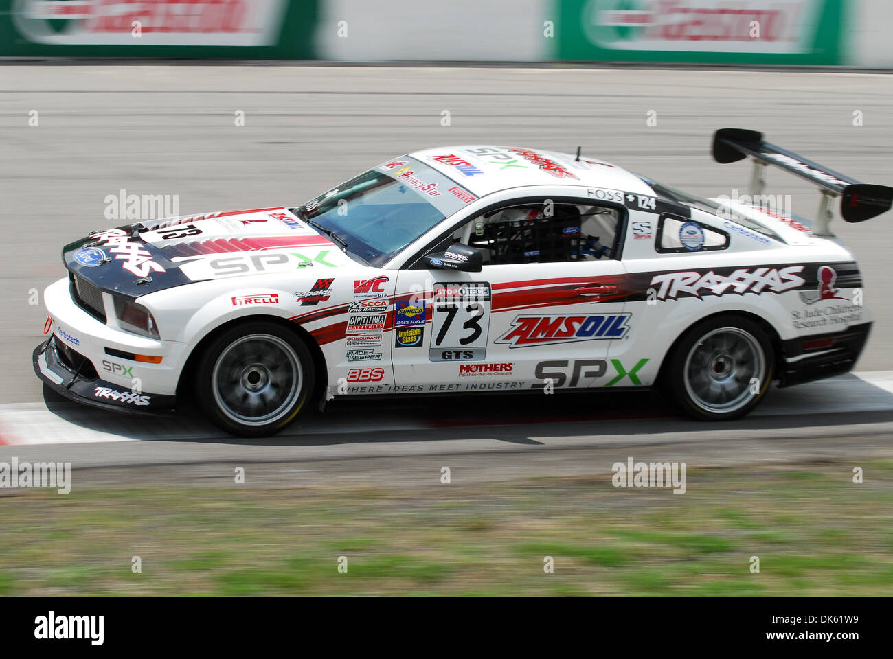 20 maggio 2011 - Bowmanville, Ontario, Canada - Eric Foss di Dallas, TX alla guida della #73 (GTS) Traxxas/SAN Jude Hospital Ford Mustang FR500S durante la pratica per il Victoria Day Speedfest Weekend a Mosport International Raceway. (Credito Immagine: © Keith Hamilton/Southcreek globale/ZUMAPRESS.com) Foto Stock