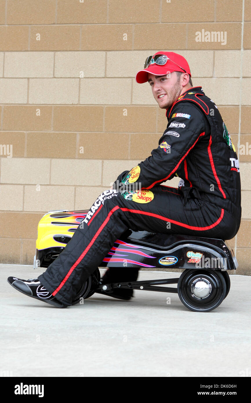 4 giugno 2011 - Kansas City, Kansas, Stati Uniti - Austin Dillon (3) conquista la pole per la NASCAR Camping World Truck Series O'Reilly Auto Parts 250 a Kansas Speedway. (Credito Immagine: © Tyson Hofsommer/Southcreek globale/ZUMAPRESS.com) Foto Stock