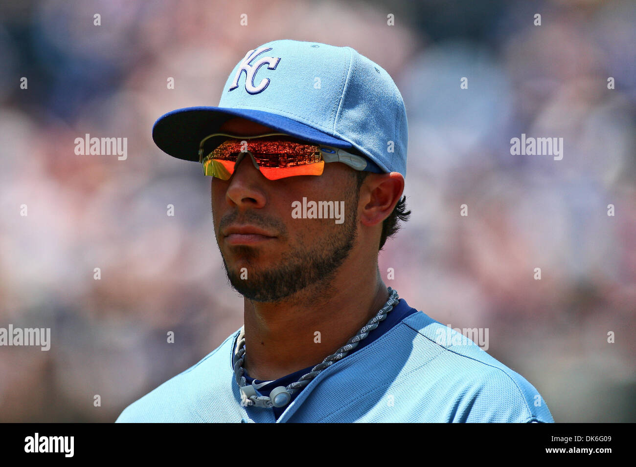 5 giugno 2011 - Kansas City, Missouri, Stati Uniti - Kansas City Royals terzo baseman Mike Aviles (13) durante il gioco finale a quattro serie di gioco tra il Minnesota Twins e il Kansas City Royals presso Kauffman Stadium di Kansas City, Missouri. I gemelli sconfitto il 6-0 risultante in una deflessione della serie (credito Immagine: © Scott Kane/Southcreek globale/ZUMAPRESS.com) Foto Stock