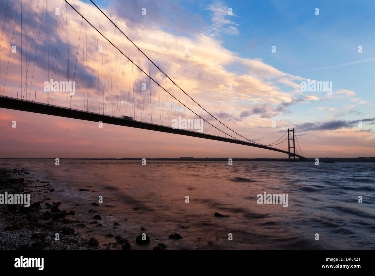 Il Humber Bridge al crepuscolo East Riding of Yorkshire Inghilterra Foto Stock