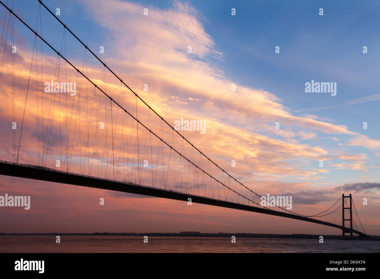 Il Humber Bridge al crepuscolo East Riding of Yorkshire Inghilterra Foto Stock