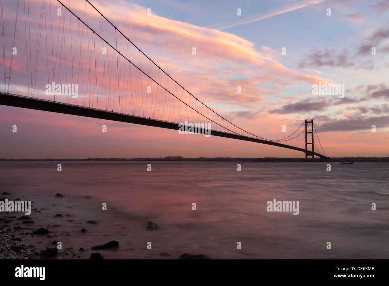 Il Humber Bridge al crepuscolo East Riding of Yorkshire Inghilterra Foto Stock