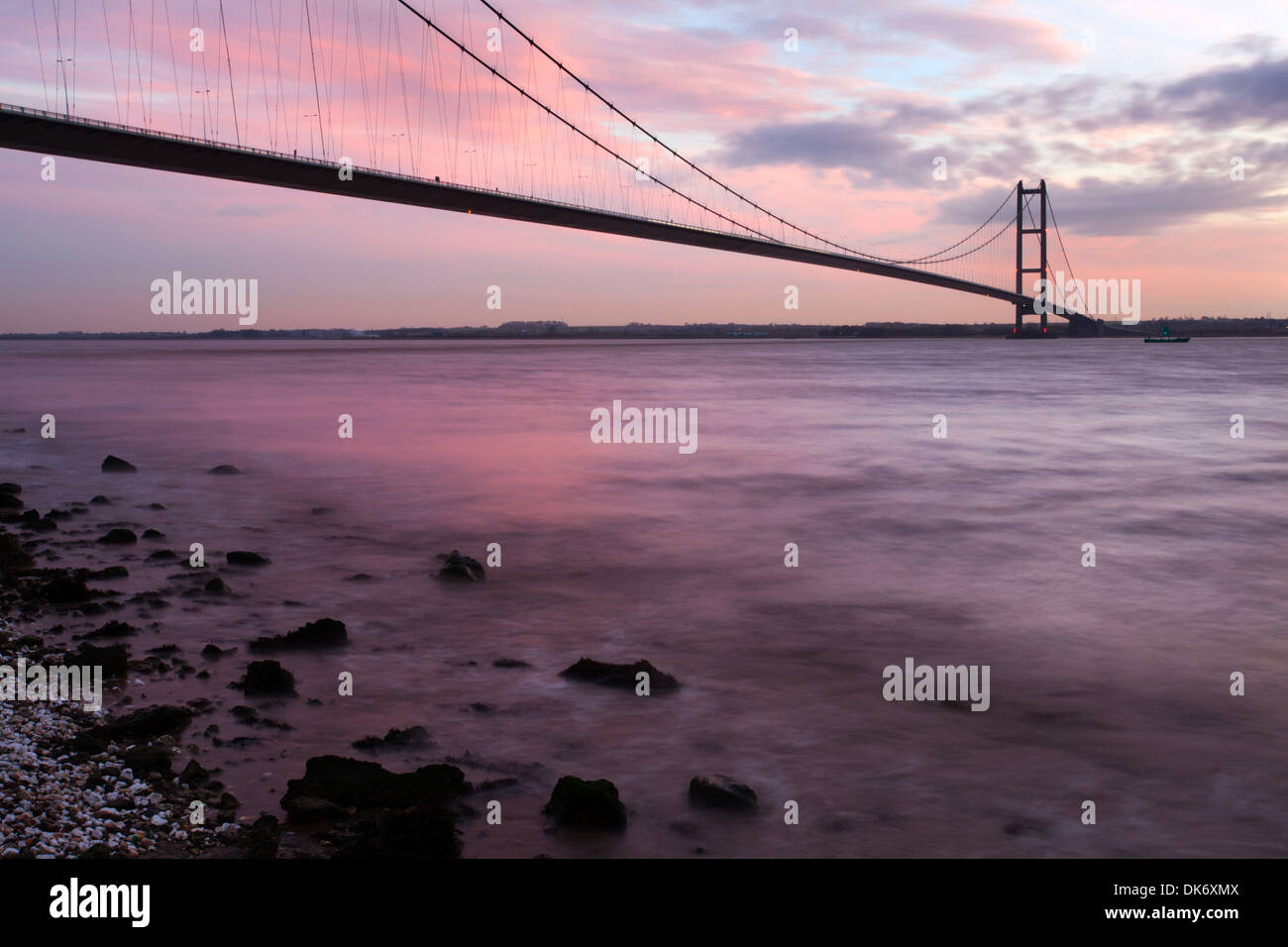 Il Humber Bridge al crepuscolo East Riding of Yorkshire Inghilterra Foto Stock