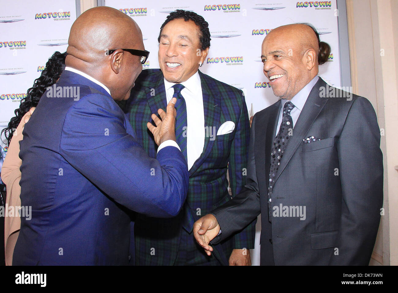 Smokey Robinson L.A Reid e Berry Gordy Jr Lancio di 'Motown: musicale" tenutasi presso Nederlander Theatre - Arrivi New York City Foto Stock