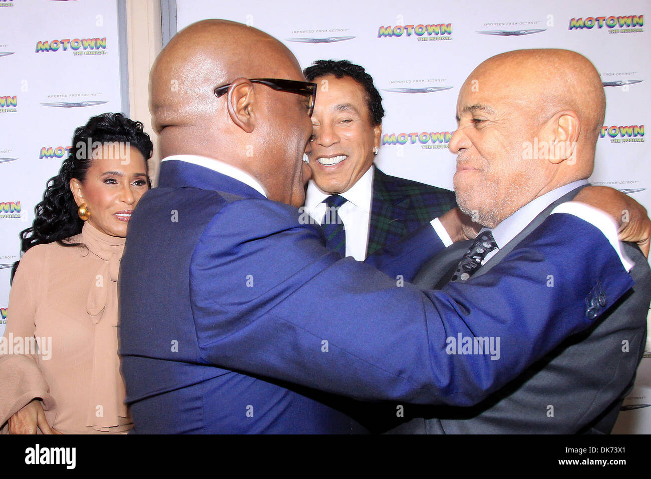 Smokey Robinson L.A Reid e Berry Gordy Jr Lancio di 'Motown: musicale" tenutasi presso Nederlander Theatre - Arrivi New York City Foto Stock