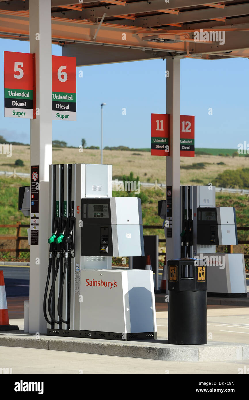 Sainsbury's supermercato stazione di benzina, Gran Bretagna, Regno Unito Foto Stock