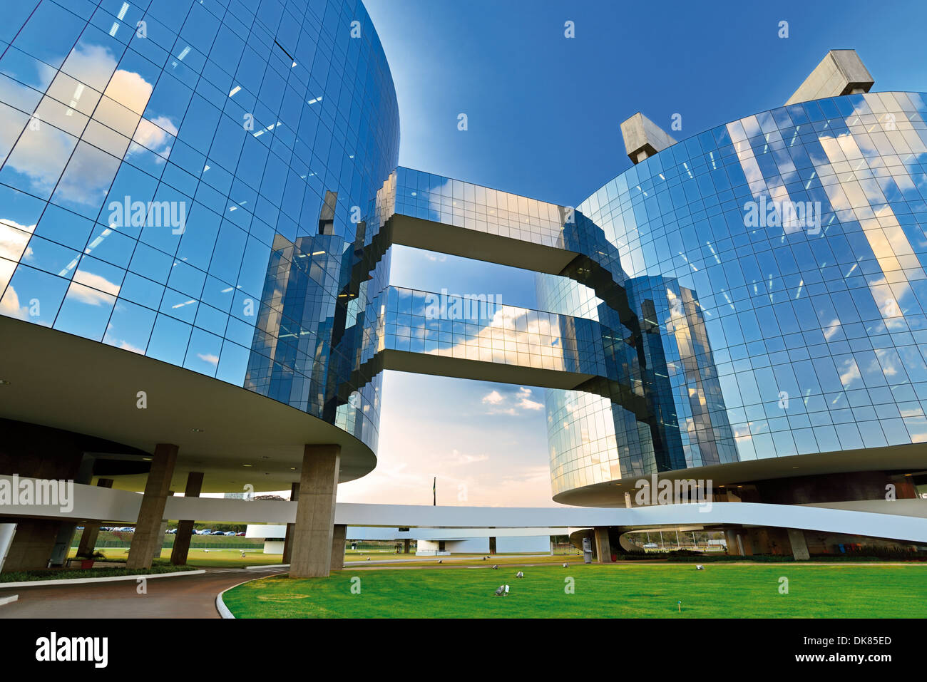 Il Brasile, Brasilia: Generale Dipartimento di perseguimento edificio progettato dall architetto Oscar Niemeyer Foto Stock