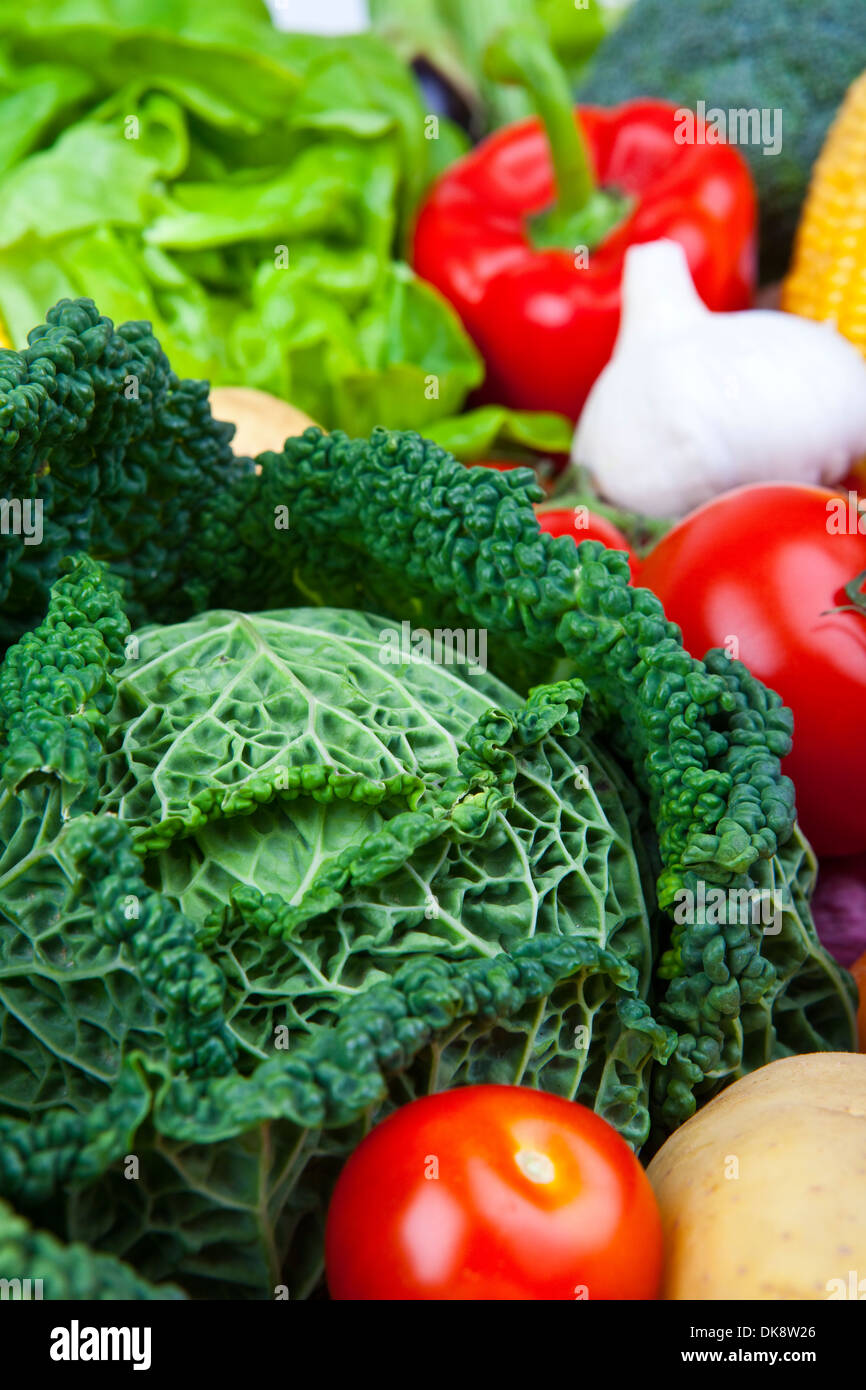 Un'immagine ravvicinata di una varietà di verdure. Foto Stock