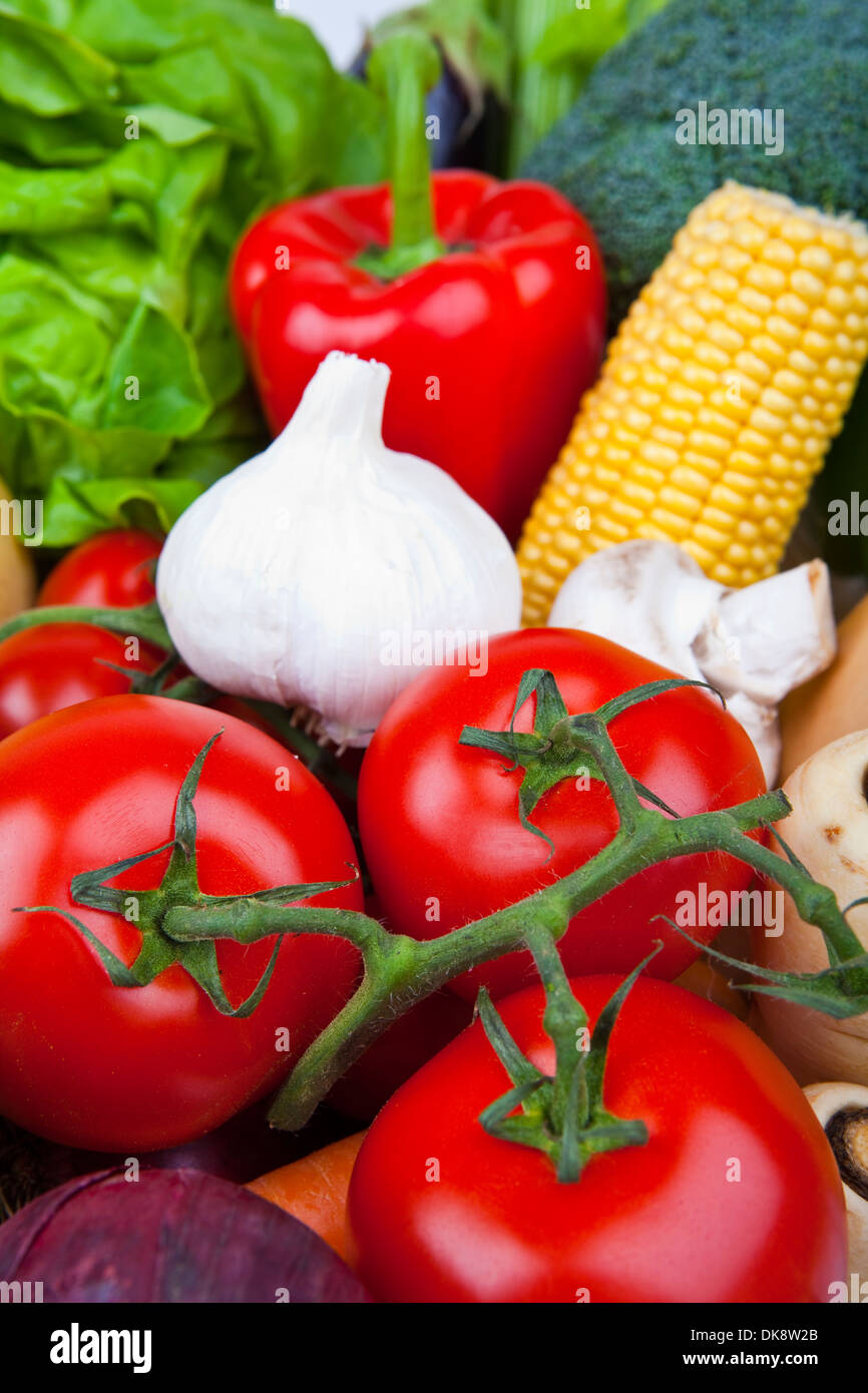 Un'immagine ravvicinata di una varietà di verdure. Foto Stock