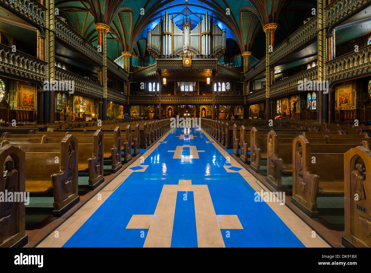 Interno della cattedrale di Notre Dame e il suo organo a Montreal, Canada. Foto Stock