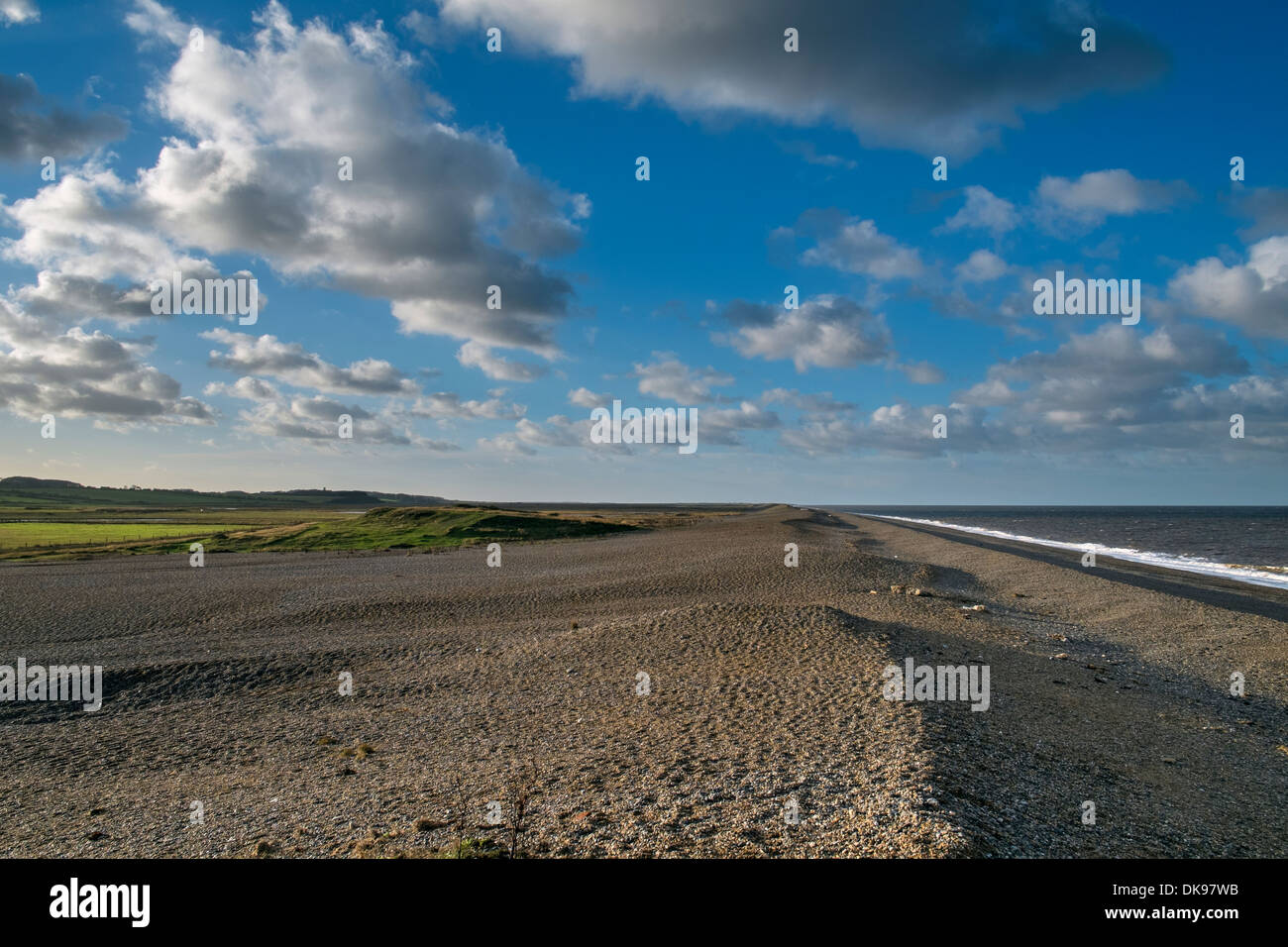 Vista della banca di scandole a Salthouse, Norfolk, Inghilterra, Novembre Foto Stock