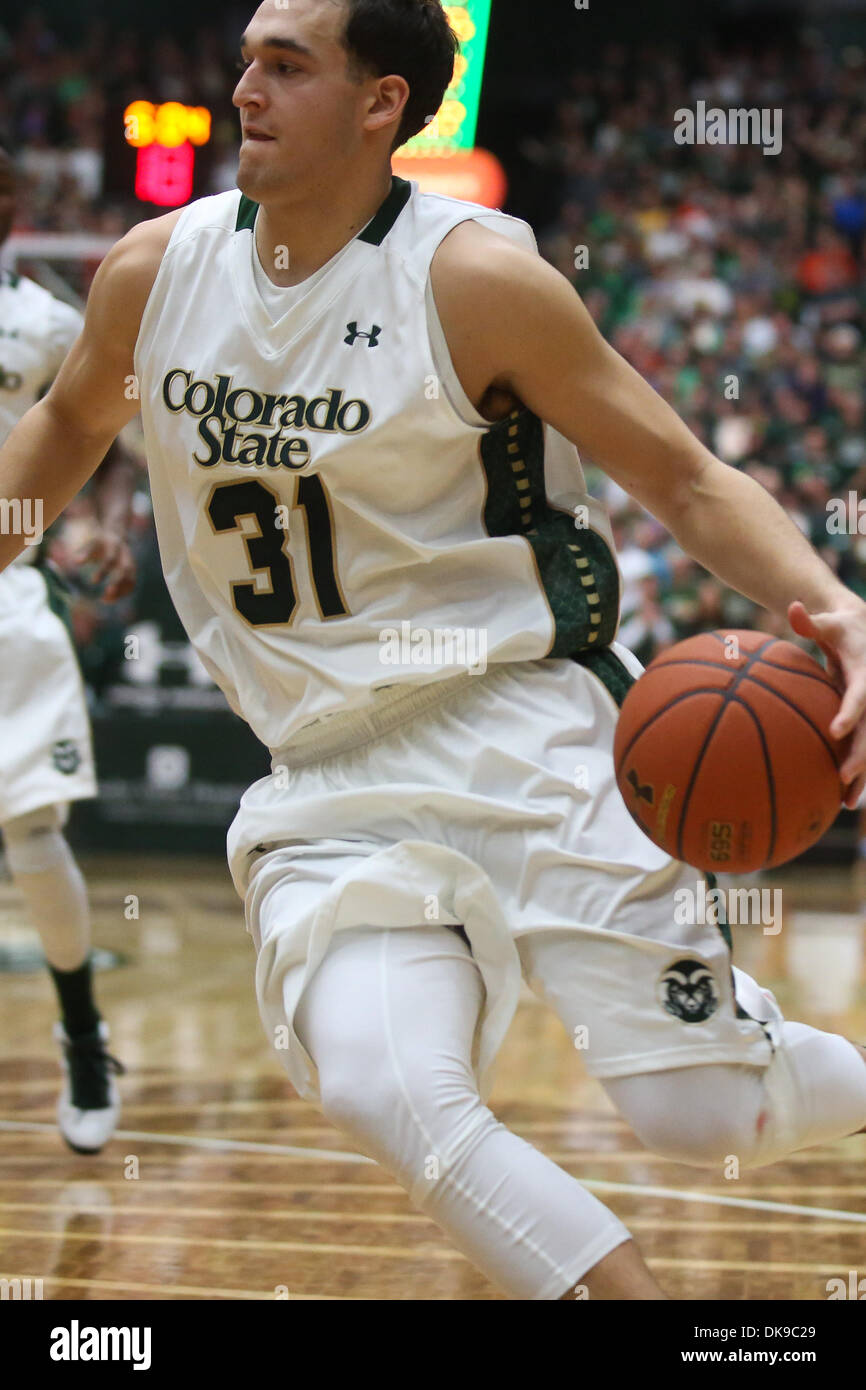 Fort Collins, CO, Stati Uniti d'America. 3 dicembre, 2013. 3 dicembre 2013: Colorado è stato J.J. Unità di Avila in corsia contro il Colorado nella seconda metà a Moby Arena di Fort Collins. © csm/Alamy Live News Foto Stock