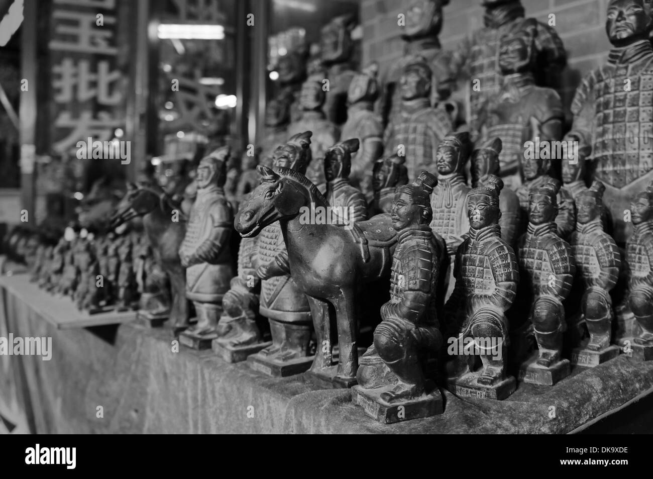 Statuine di terracotta in vendita in Xi'an, Cina Foto Stock