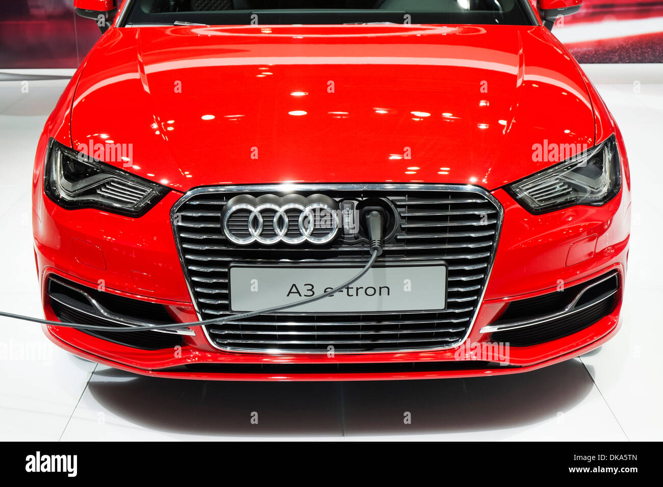 Dettaglio della spina elettrica in Audi A3 e-tron auto al Motor Show di Tokyo 2013 in Giappone Foto Stock