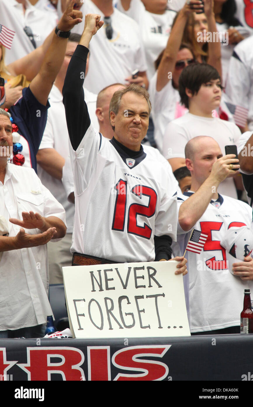 Sett. 11, 2011 - Houston, Texas, Stati Uniti - un ventilatore mostra il suo patriottismo. Houston Texans sconfitto Indianapolis Colts 34-7 al Reliant Stadium di Houston in Texas. (Credito Immagine: © Luis Leyva/Southcreek globale/ZUMAPRESS.com) Foto Stock