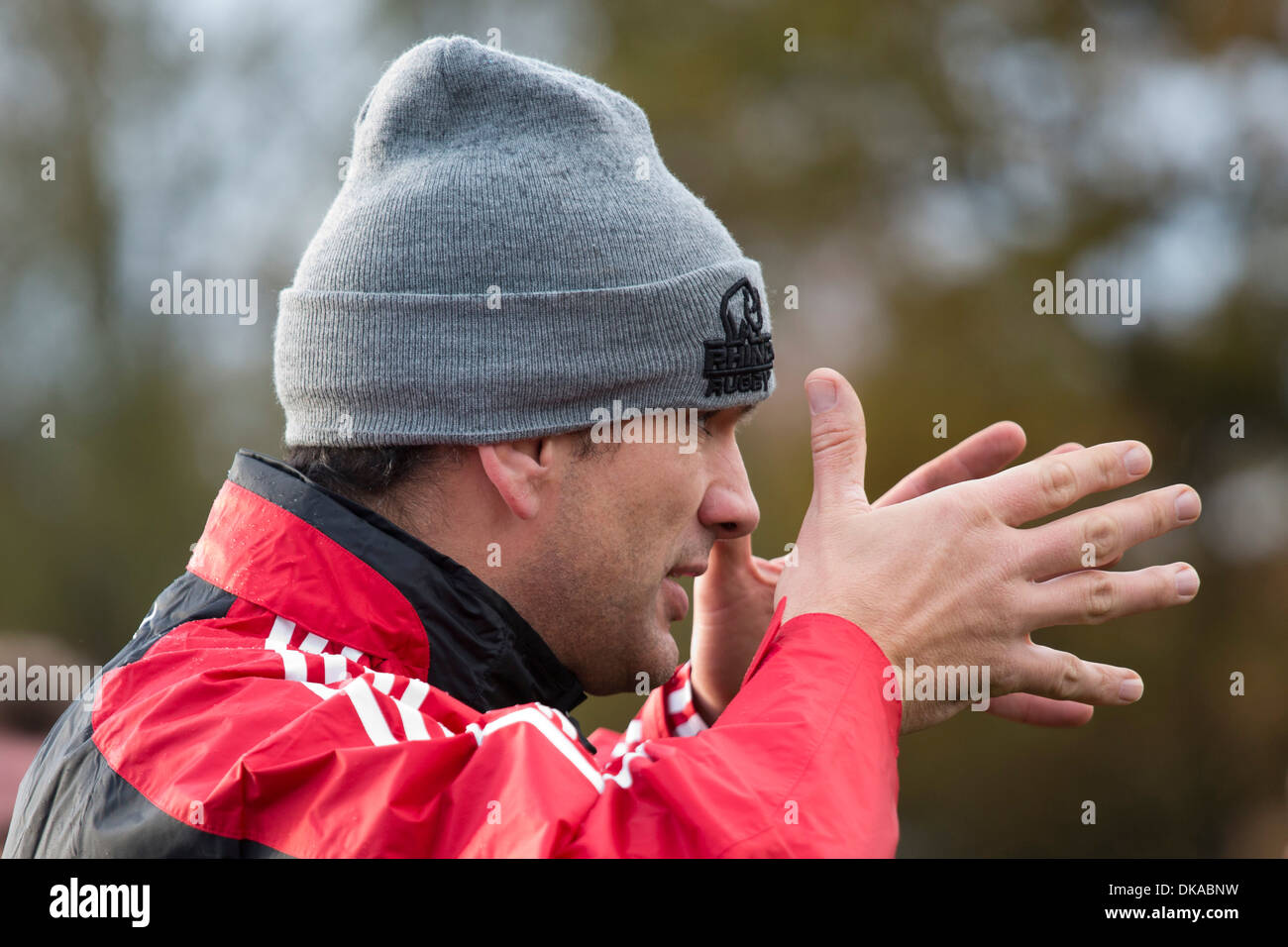 Rugby Union player, pullman, manager, Martin Johnson dando una lezione per gli alunni alla scuola di Solihull, West Midlands. Foto Stock