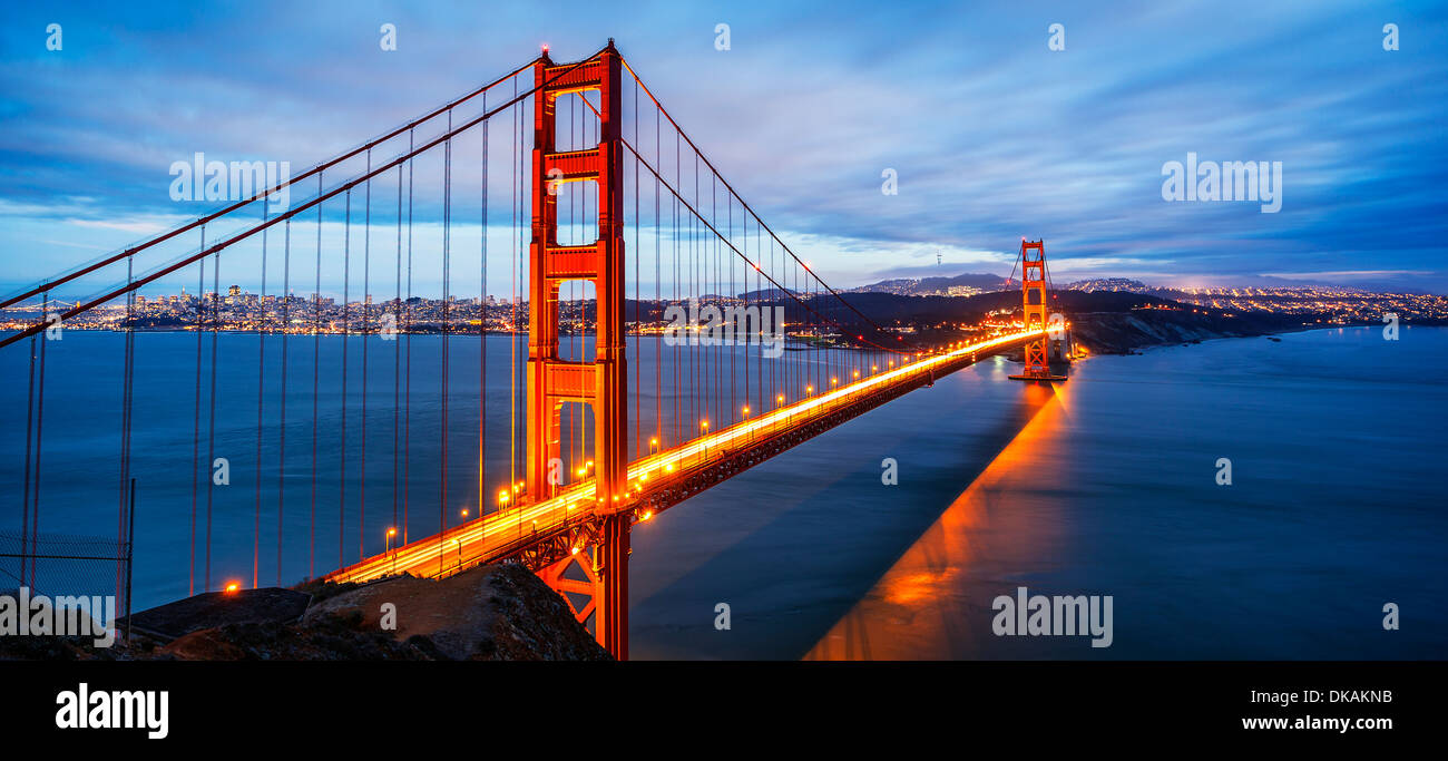 Vista panoramica del famoso Golden Gate Bridge in San Francisco Foto Stock