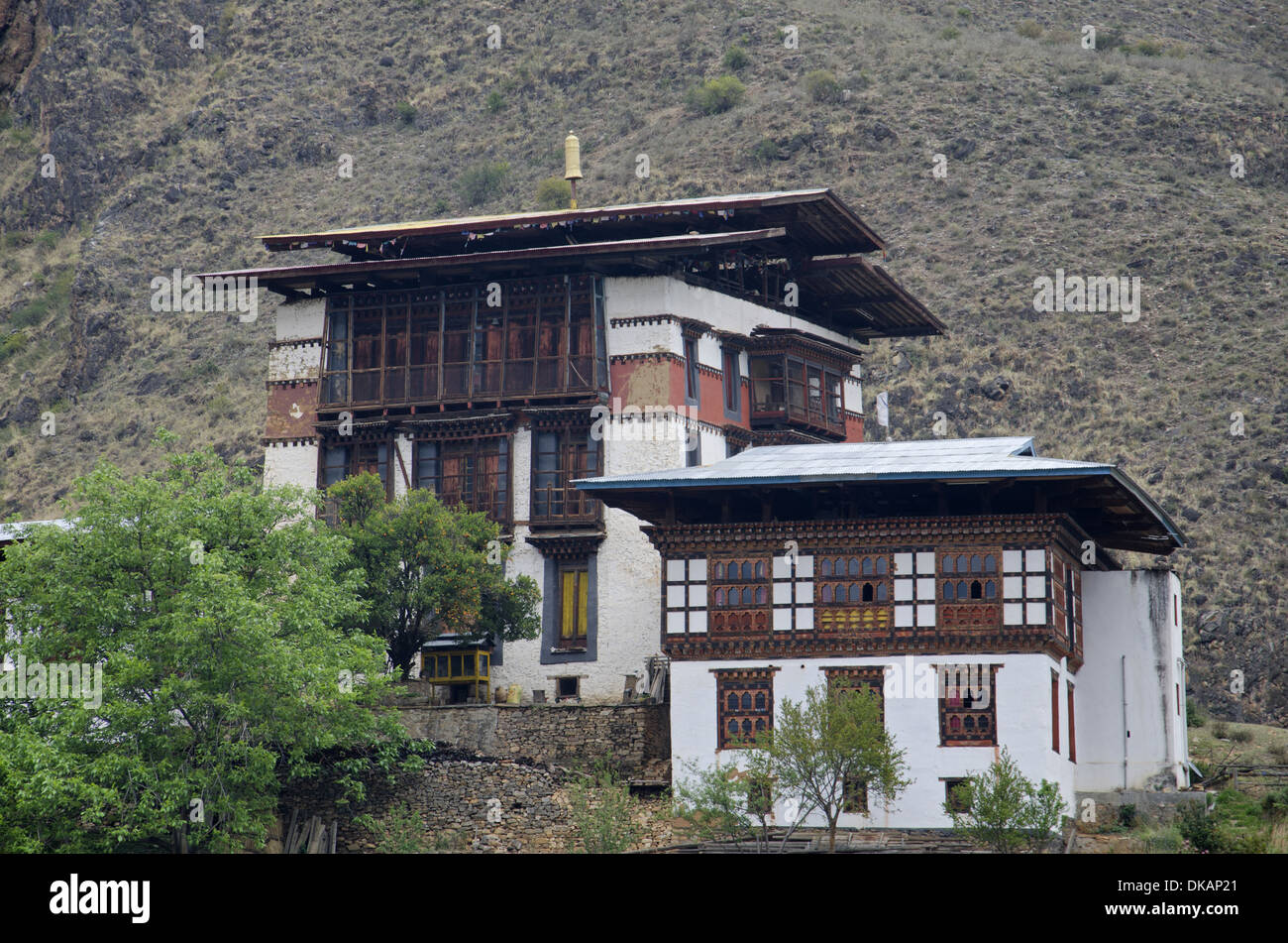 Tachog Dzong Lhakhang tempio situato nei pressi di ferro il Ponte della Catena. Paro, Bhutan Foto Stock