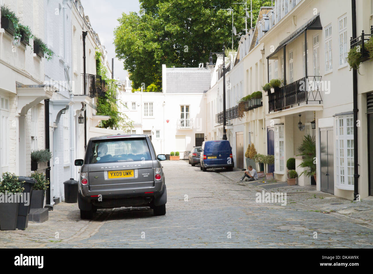 Una ricca schiera mews street nella zona ovest di Londra Foto Stock