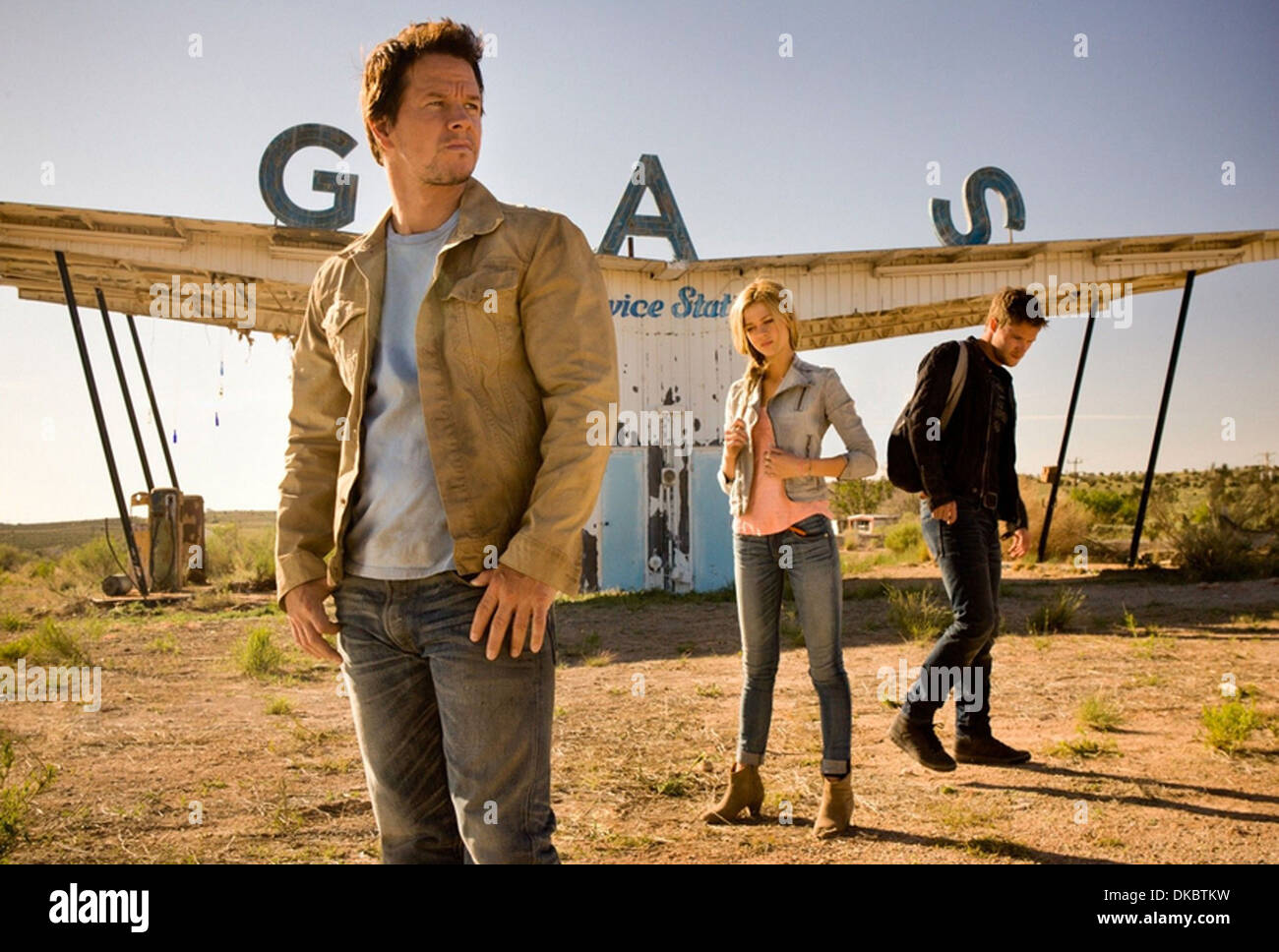 TRANSFORMERS: ETÀ DI ESTINZIONE 2014 Paramount Pictures film con da sinistra: Mark Wahlberg, Nicola Peltz e Jack Reynor Foto Stock