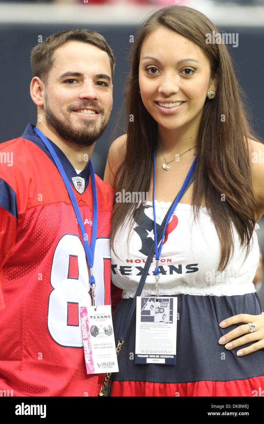 Il 9 ottobre, 2011 - Houston, Texas, Stati Uniti - Houston Texans fans mostrano i loro colori. Houston Texans perso a Oakland Raiders 25-20 al Reliant Stadium di Houston in Texas. (Credito Immagine: © Luis Leyva/Southcreek/ZUMAPRESS.com) Foto Stock