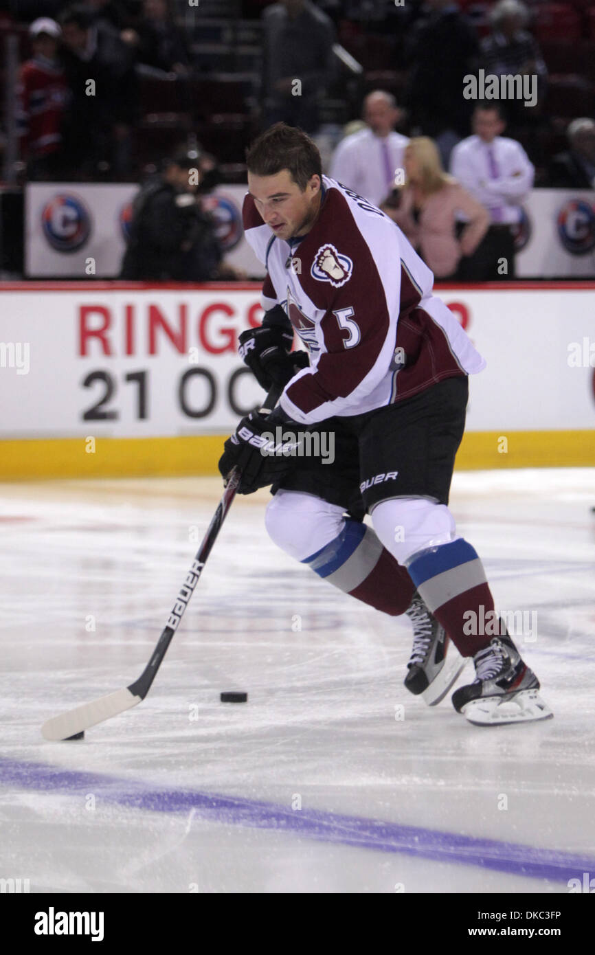 Ottobre 15, 2011 - Montreal, Quebec, Canada - Colorado Avalanche defenceman Shane O'Brien (5) durong warm-upprior al Montreal Canadiens' gioco contro il Colorado Avalanche al Bell Centre. (Credito Immagine: © Phillippe Champoux/Southcreek/ZUMAPRESS.com) Foto Stock