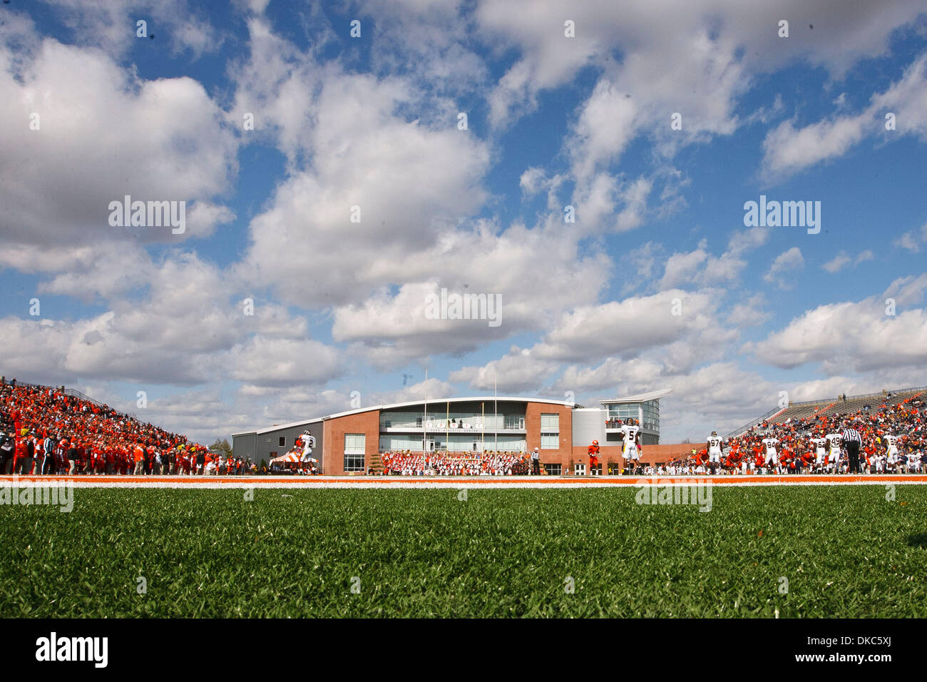 Ottobre 15, 2011 - Bowling Green, Ohio, Stati Uniti - un livello di campo vista del sebo centro atletico. Il Toledo Rockets, della Conferenza Mid-American divisione Ovest, ha sconfitto il Bowling Green falchi, del MAC Divisione est, 28-21 nella sessione inaugurale del gioco per il ''Battaglia della I-75'' trofeo a Doyt Perry Stadium di Bowling Green, Ohio. (Credito Immagine: © Scott Grau/Southcreek/ZUMAPRESS.com) Foto Stock