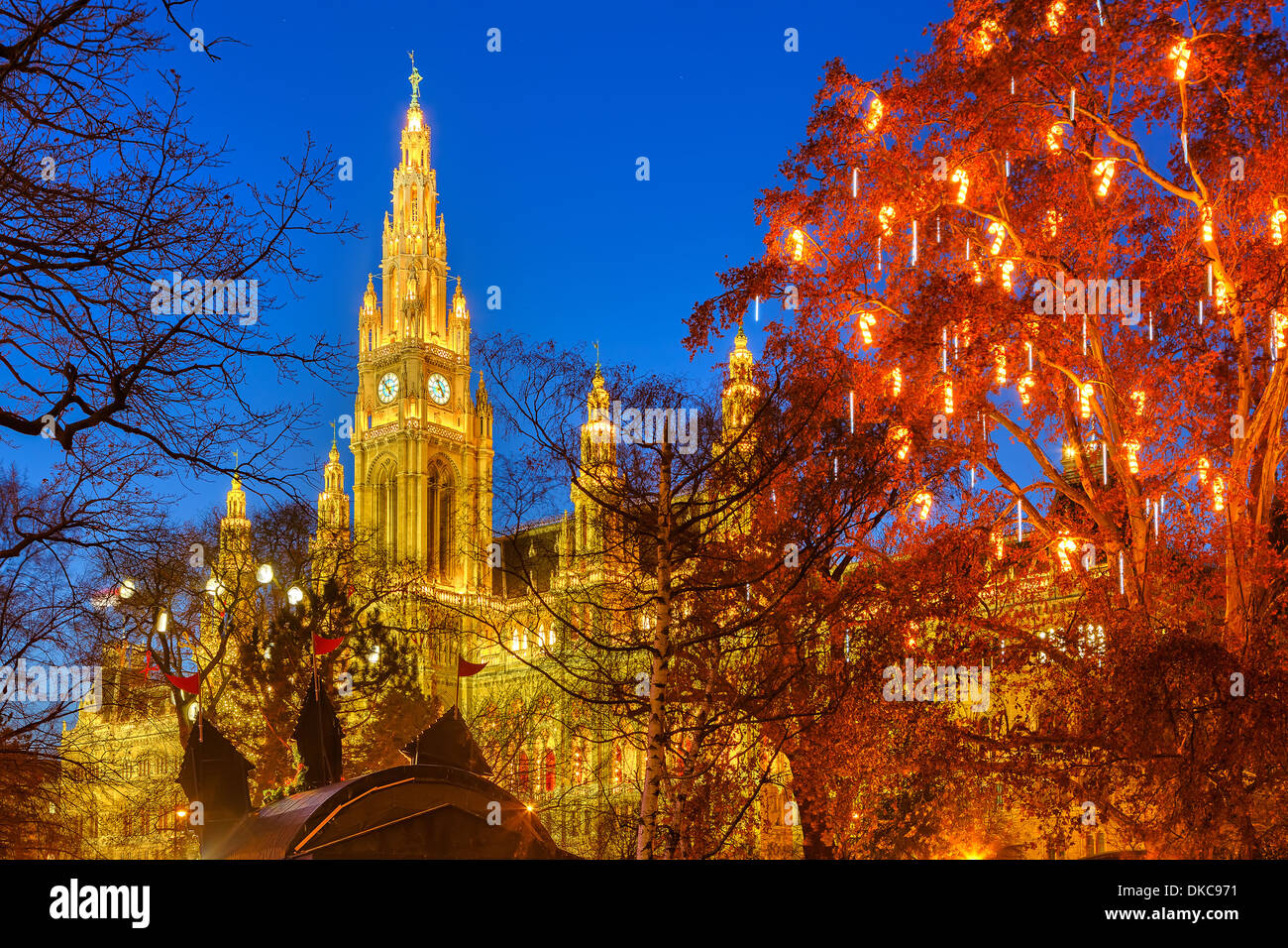 Vienna town hall e il parco Foto Stock