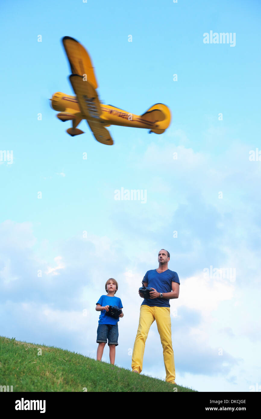 Padre e figlio battenti modello piano Foto Stock