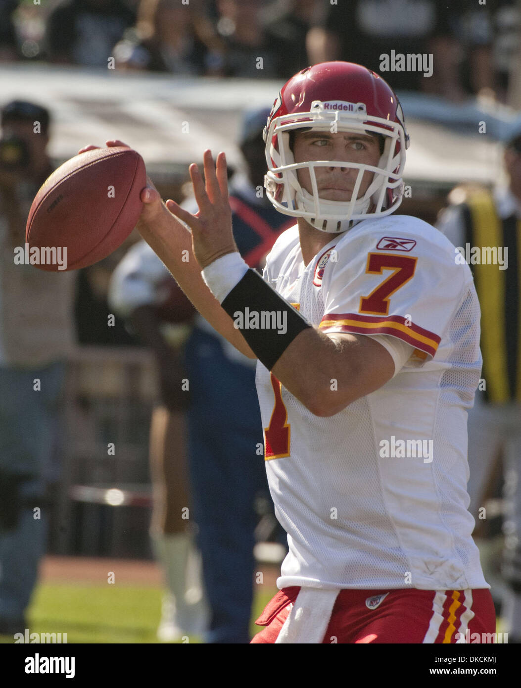 Ottobre 23, 2011 - Oakland, CA, Stati Uniti d'America - Oakland Raiders vs Kansas City Chiefs a O.co Coliseum domenica 23 ottobre, 2011.Chiefs beat Raiders 28-0.Kansas City Chiefs quarterback Matt Cassel (credito Immagine: © Al Golub/ZUMAPRESS.com) Foto Stock