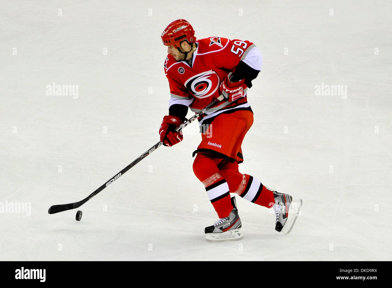 Nov. 6, 2011 - Raleigh, North Carolina, Stati Uniti - Carolina Hurricanes ala destra Chad LaRose (59)Stars sconfitti gli uragani 5-2 a RBC Center in Raleigh North Carolina. (Credito Immagine: © Anthony Barham/Southcreek/ZUMAPRESS.com) Foto Stock
